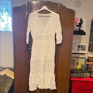 Elegant White Lace Dress